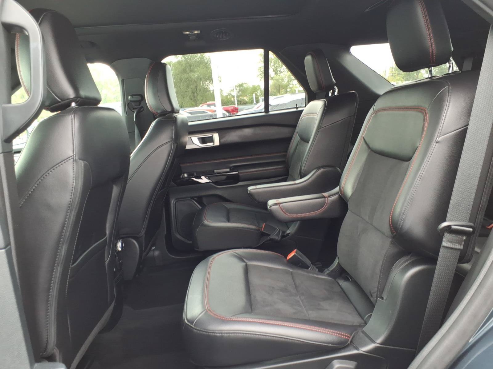 Certified 2023 Ford Explorer ST-Line w/ Class IV Trailer Tow Package AWD/4WD image 9