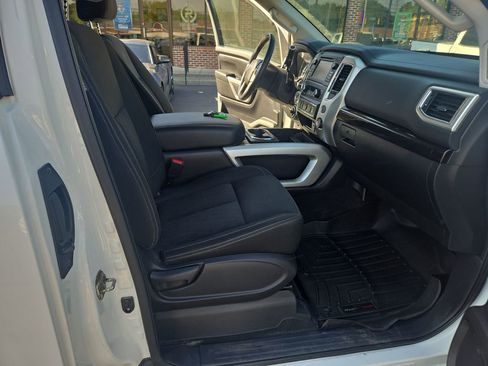 Used 2018 Nissan Titan SV w/ SV Convenience Package AWD/4WD image 49