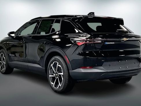 New 2026 Chevrolet Equinox EV LT image 3