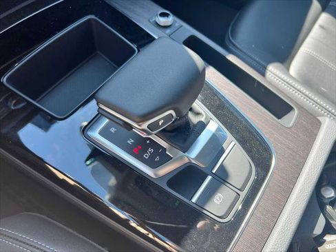 Used 2024 Audi Q5 2.0T Premium w/ Convenience Package image 32