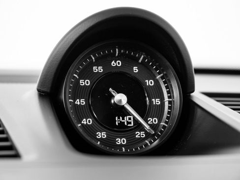 Certified 2025 Porsche 911 Carrera w/ Premium Package image 17