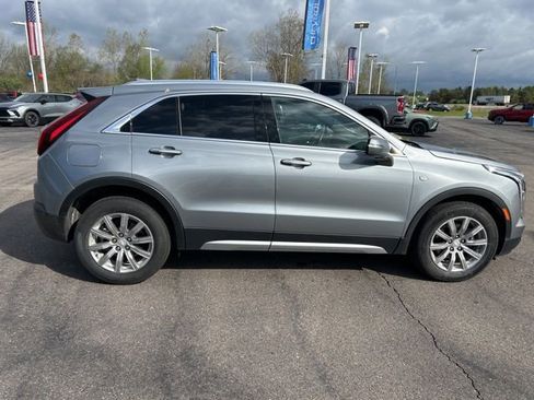 Used 2023 Cadillac XT4 Premium Luxury w/ Cold Weather Package AWD/4WD image 4