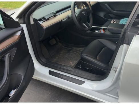 Used 2023 Tesla Model 3 Standard Range RWD image 5