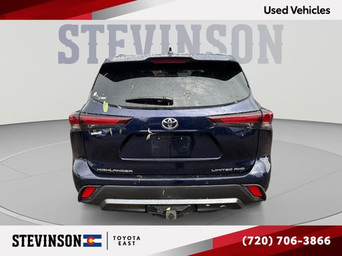 Used 2024 Toyota Highlander Limited AWD/4WD image 1