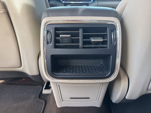 Used 2019 Lincoln Continental Select image 37