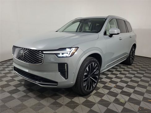 Certified 2026 Volvo XC90 B6 Ultra AWD/4WD image 3