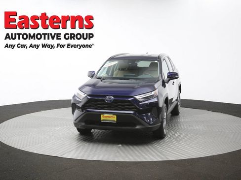 Used 2022 Toyota RAV4 XLE AWD/4WD image 58