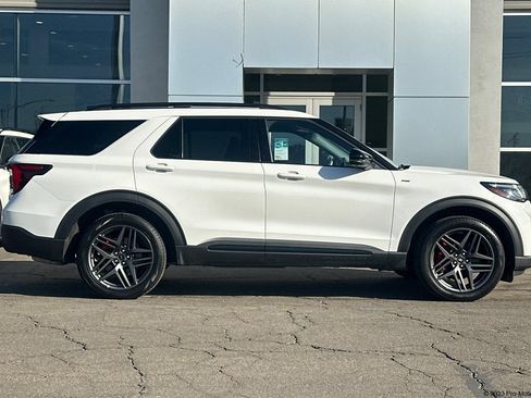 Certified 2025 Ford Explorer ST-Line w/ ST-Line Street Pack AWD/4WD image 3