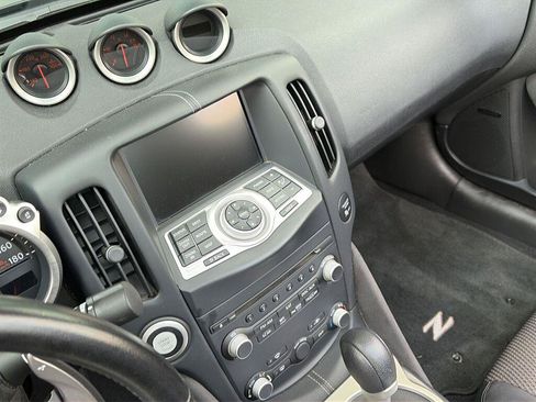Used 2012 Nissan 370Z Touring RWD image 8