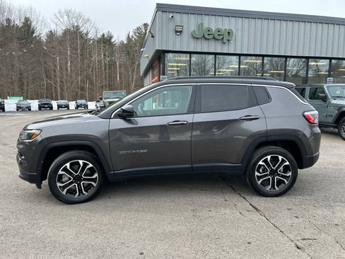 Used 2024 Jeep Compass Limited w/ Sun and Sound Group image 10