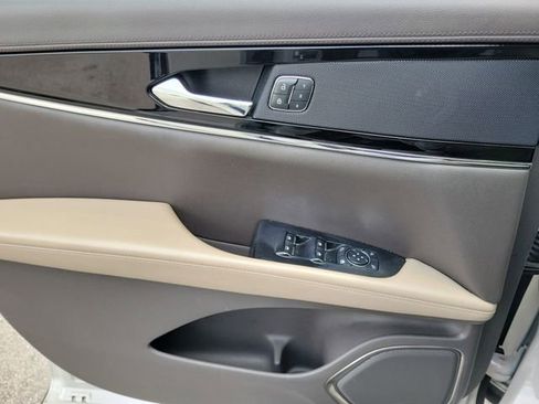 Certified 2022 Lincoln Nautilus FWD w/ Premium Package image 16