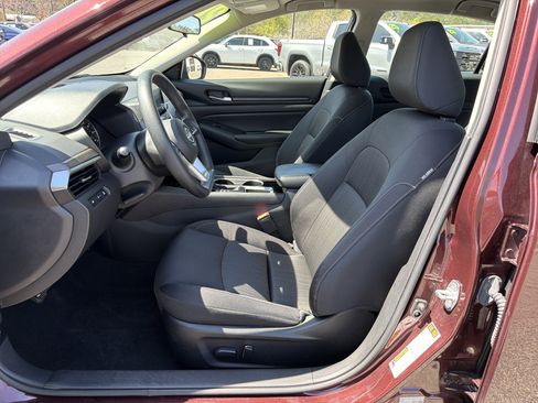 Used 2024 Nissan Altima 2.5 SV image 19