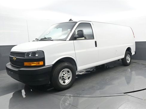 Used 2023 Chevrolet Express 2500 Extended image 18