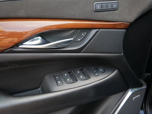 Used 2019 Cadillac Escalade ESV Luxury AWD/4WD image 21