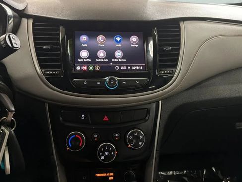 Used 2020 Chevrolet Trax LT FWD image 14