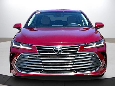 Used 2019 Toyota Avalon Limited w/ Advanced Safety Package FWD image 3