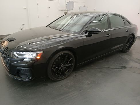 Used 2022 Audi S8 w/ S8 Comfort Plus Package AWD/4WD image 5