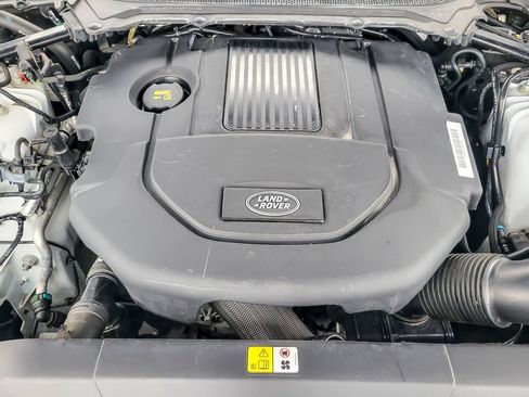 Used 2020 Land Rover Range Rover HSE image 25