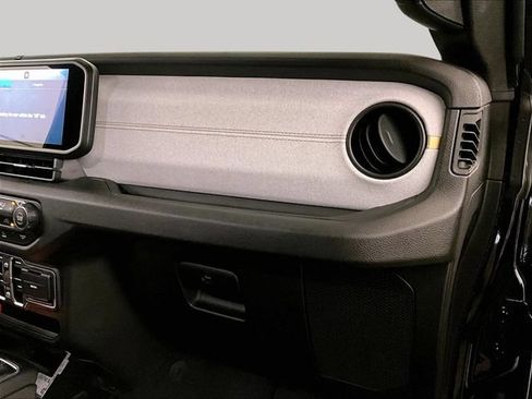 Used 2025 Jeep Gladiator Sport AWD/4WD image 15