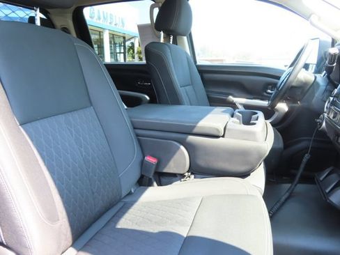 Used 2018 Nissan Titan SV AWD/4WD image 39