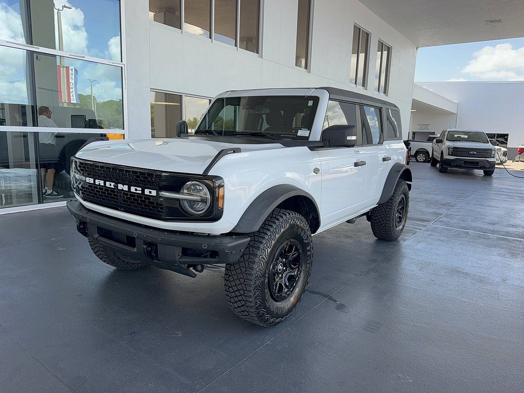 Used 2023 Ford Bronco Wildtrak AWD/4WD image 2