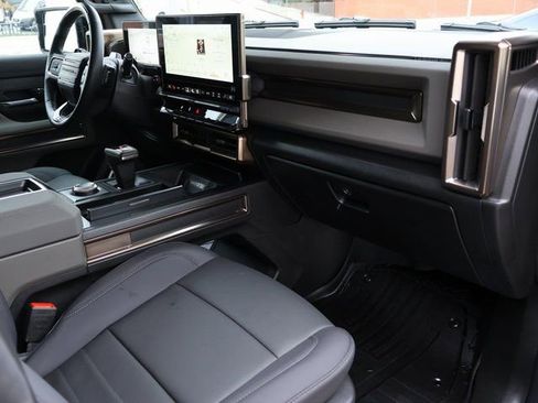 Certified 2025 GMC Hummer EV 2X AWD/4WD image 13