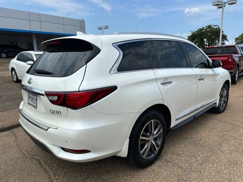 Used 2020 INFINITI QX60 Luxe w/ Essential Package FWD image 7