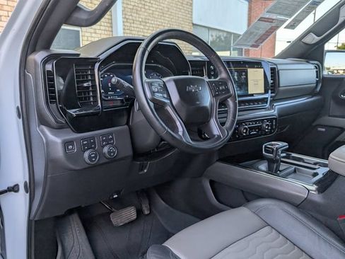 Used 2024 Chevrolet Silverado 1500 ZR2 AWD/4WD image 4