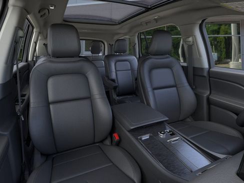 Used 2026 Lincoln Aviator Premiere image 10