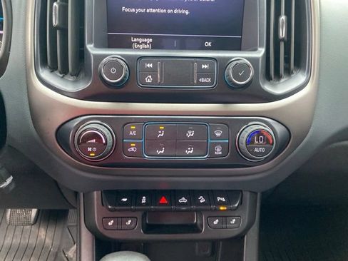 Used 2022 Chevrolet Colorado Z71 AWD/4WD image 21