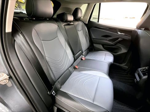 New 2026 Volkswagen Tiguan SE image 27