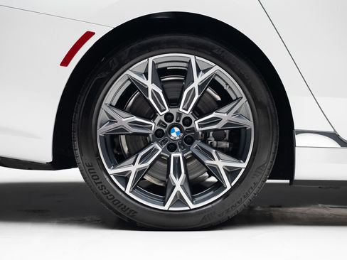 Used 2023 BMW i7 xDrive60 AWD/4WD image 37
