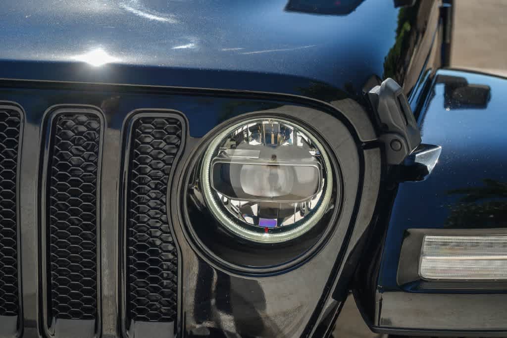 Used 2022 Jeep Wrangler Unlimited Sahara AWD/4WD image 8