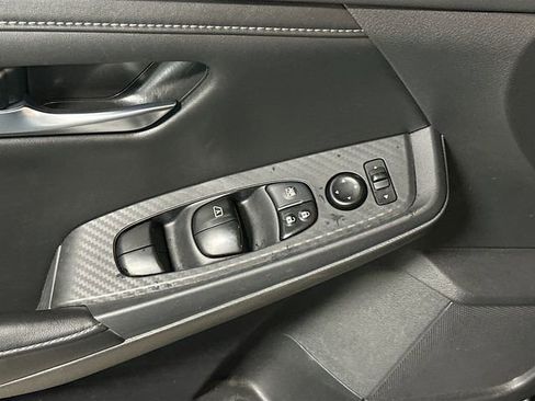 Used 2021 Nissan Sentra SV w/ Trunk Package image 18