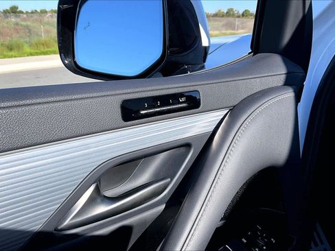 Used 2023 Lexus LX 600 F Sport image 33