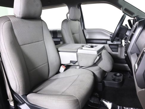 Used 2016 Ford F150 XLT image 41