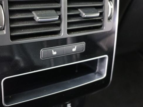 Used 2019 Land Rover Range Rover Sport Supercharged AWD/4WD image 31