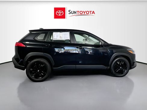 Used 2025 Toyota Corolla Cross L image 2