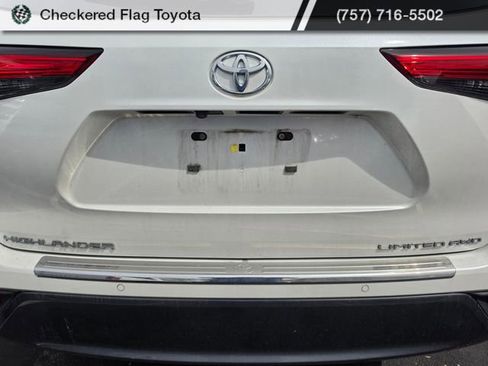 Used 2023 Toyota Highlander Limited image 7