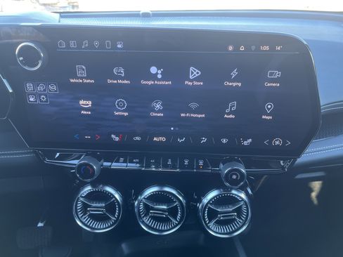 Used 2025 Chevrolet Blazer EV LT image 24