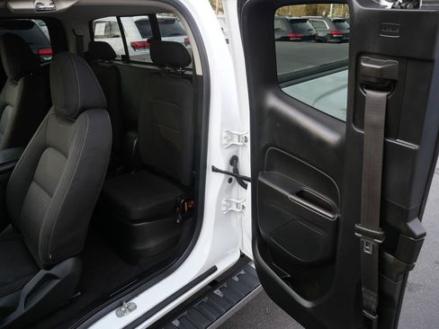 Used 2020 GMC Canyon SLE w/ Elevation Edition image 18