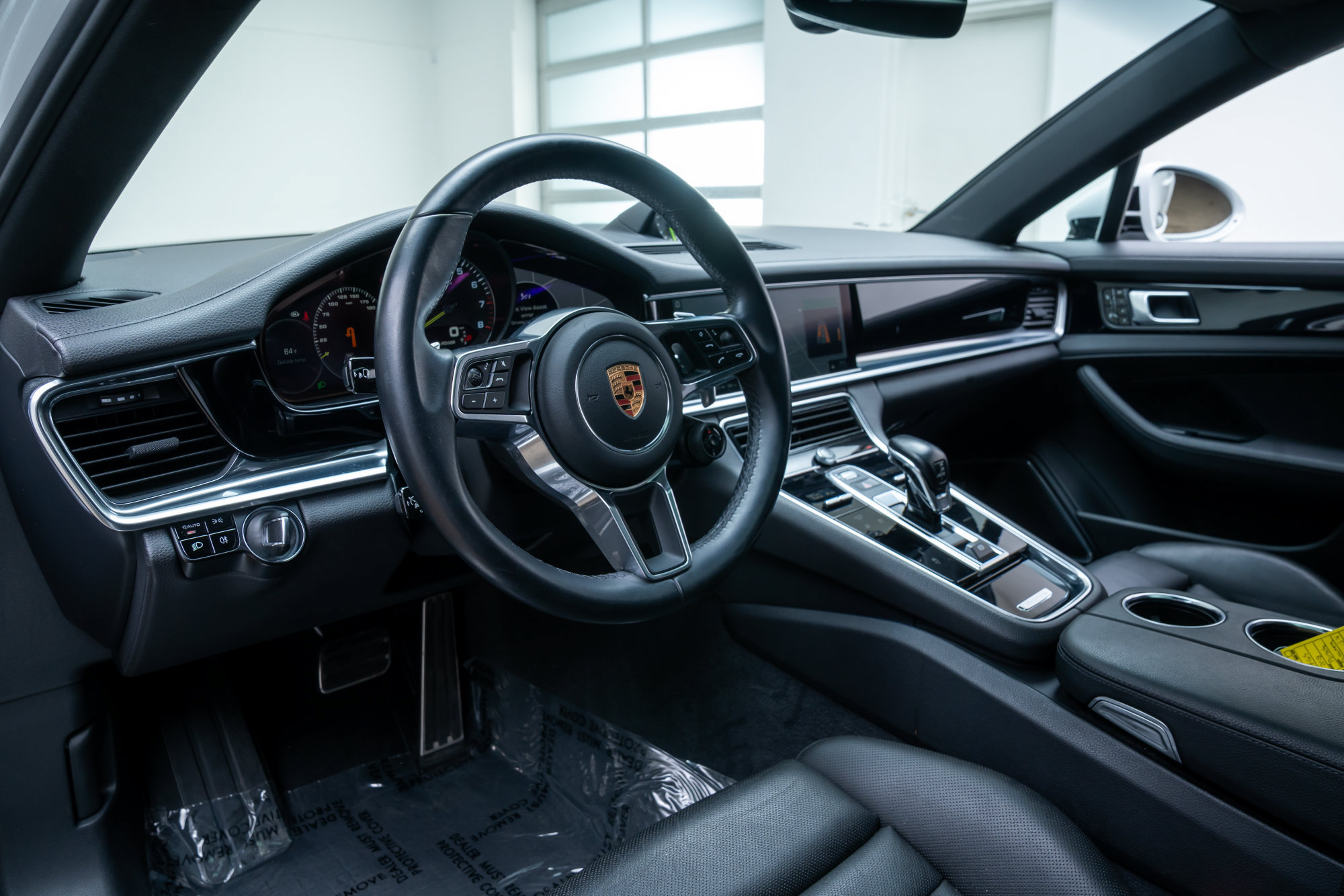 Used 2018 Porsche Panamera 4 AWD/4WD image 22