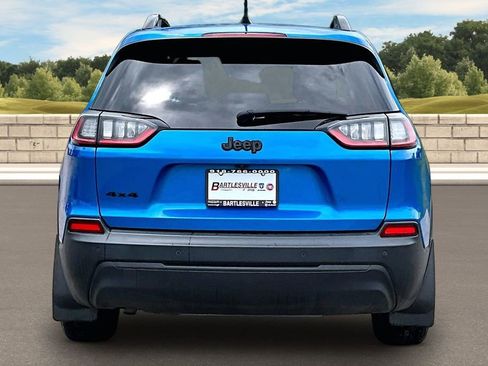 Used 2021 Jeep Cherokee Latitude Plus AWD/4WD image 4