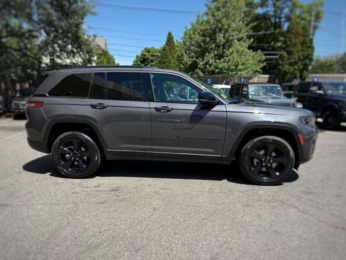 New 2026 Jeep Grand Cherokee Limited w/ Limited Altitude Package AWD/4WD image 4