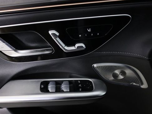 Used 2023 Mercedes-Benz EQE 500 4MATIC SUV image 10