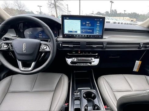 New 2026 Lincoln Corsair Premiere image 5