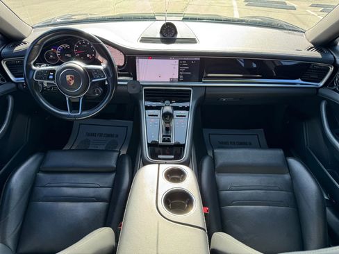 Used 2020 Porsche Panamera 4 image 20
