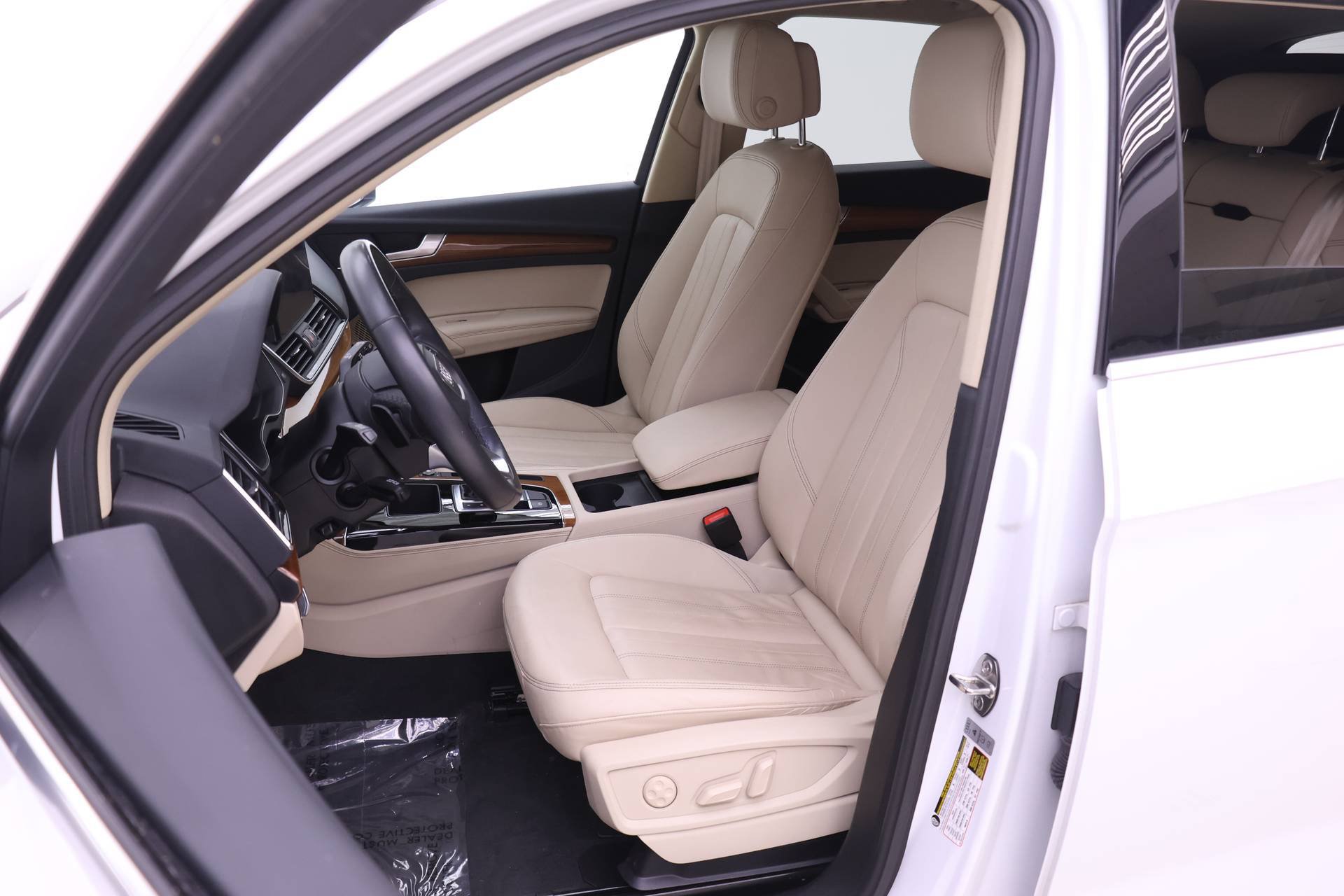 Certified 2023 Audi Q5 2.0T Premium Plus w/ Premium Plus Package AWD/4WD image 7