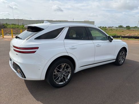 Used 2023 Genesis GV70 2.5T w/ Advanced Package AWD/4WD image 5