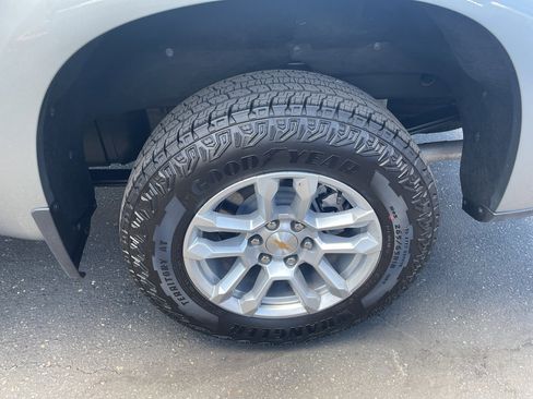 Used 2025 Chevrolet Silverado 1500 LT w/ Z71 Off-Road Package image 9